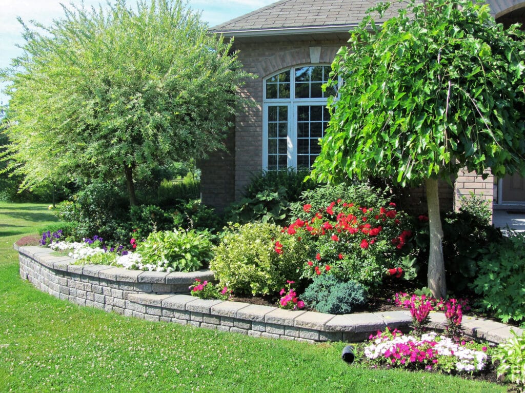 3 Tips on Choosing the Best Landscaper - SRS Construction